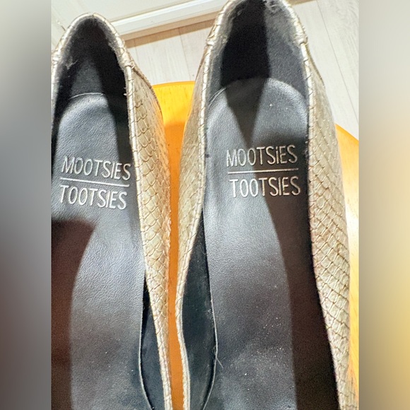 Gold Snakeskin Heels - Picture 8 of 12